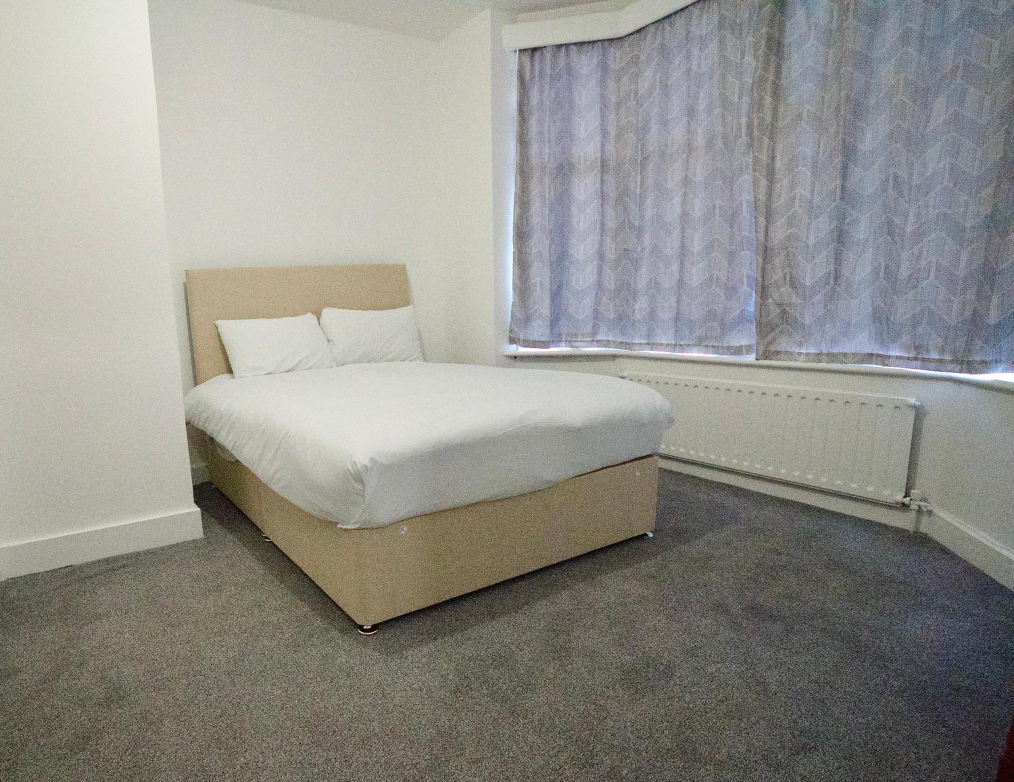 Gatwick Birchwood Lodge With Holiday Parking Хорли Экстерьер фото