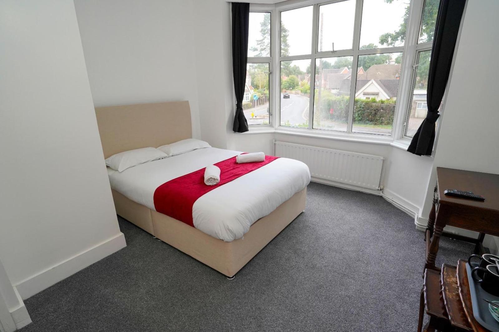 Gatwick Birchwood Lodge With Holiday Parking Хорли Экстерьер фото
