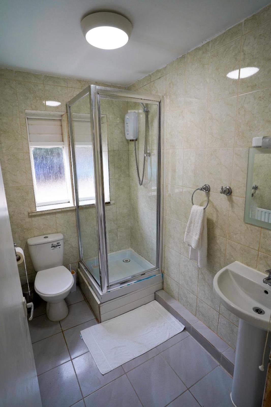 Gatwick Birchwood Lodge With Holiday Parking Хорли Экстерьер фото